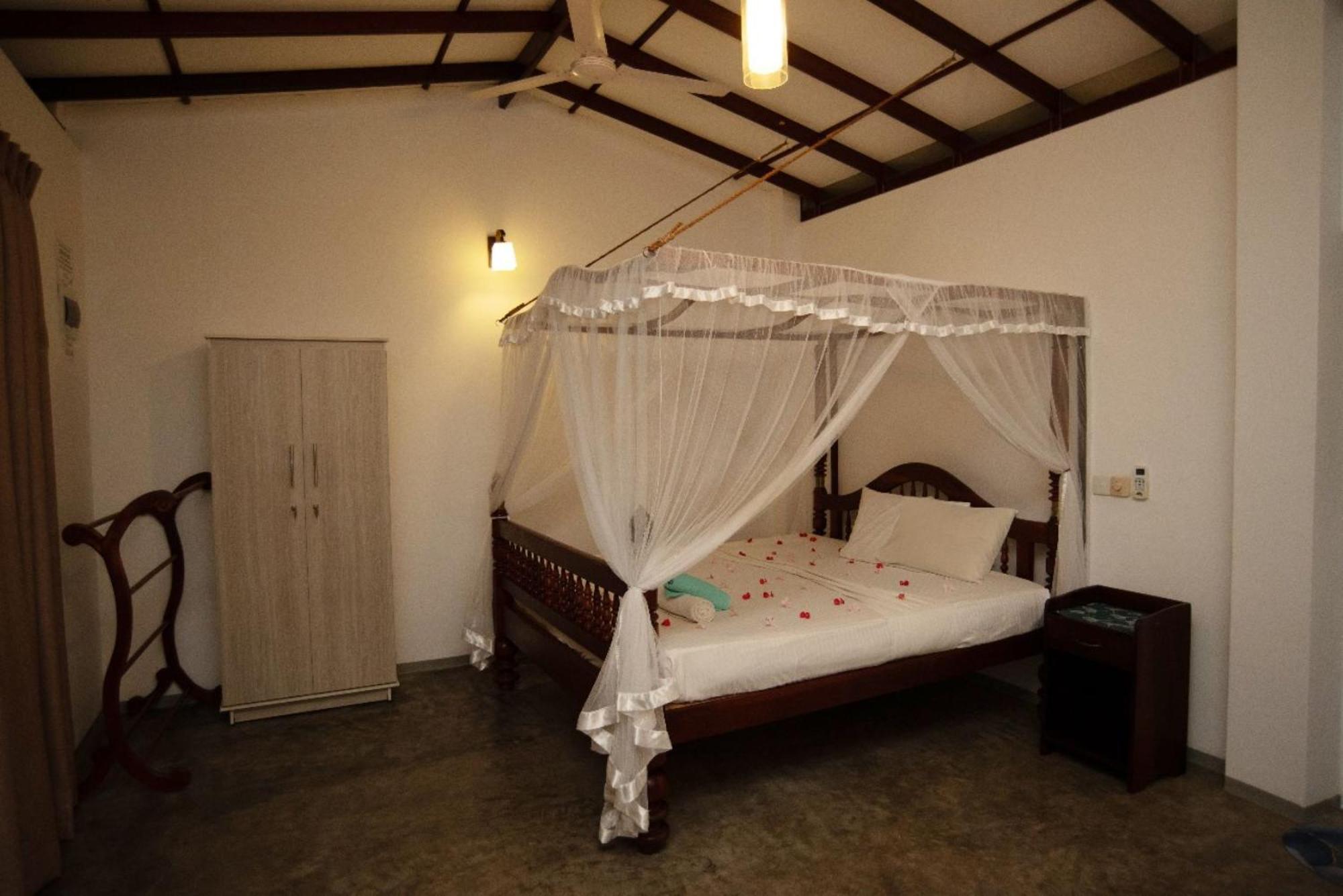 Villa Mihindi Hikkaduwa Luaran gambar