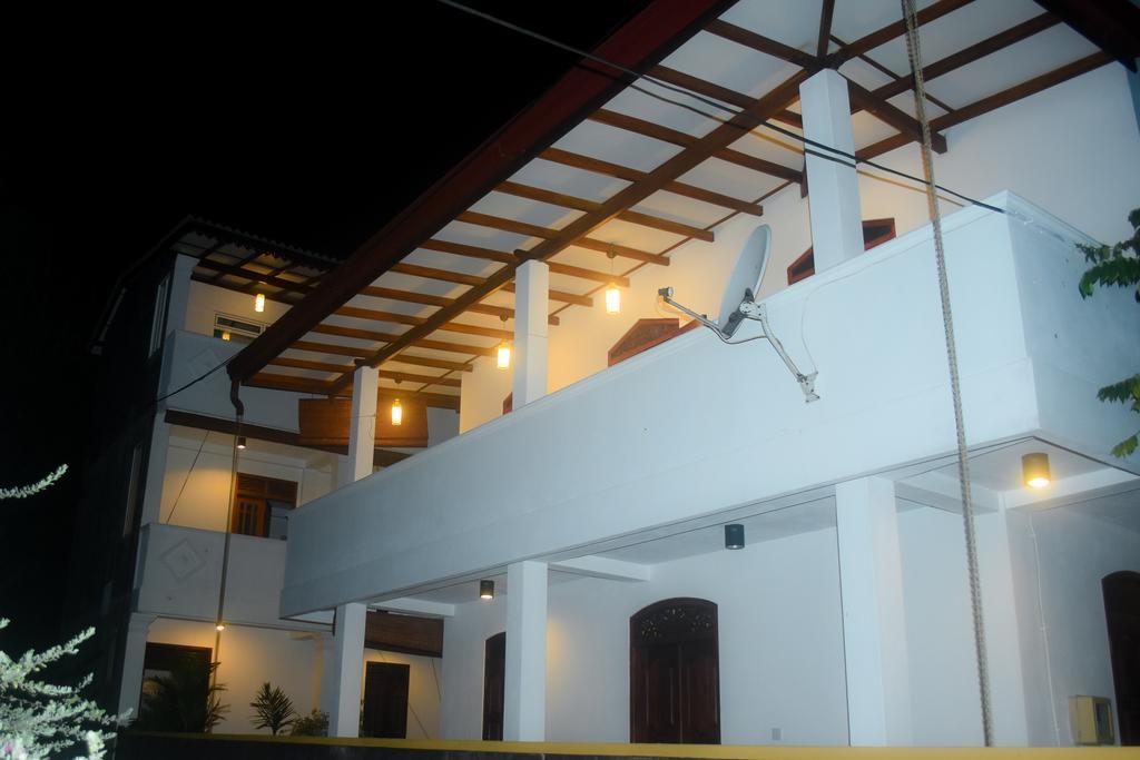 Villa Mihindi Hikkaduwa Luaran gambar