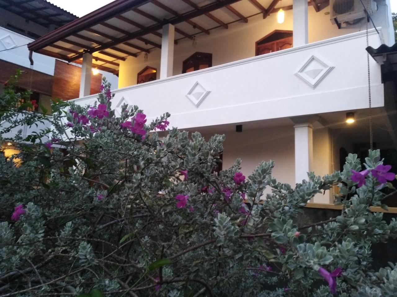 Villa Mihindi Hikkaduwa Luaran gambar